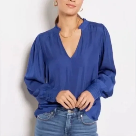 NWT Evereve Tally Satin Blouse - Medium - Blue - Picture 1 of 5